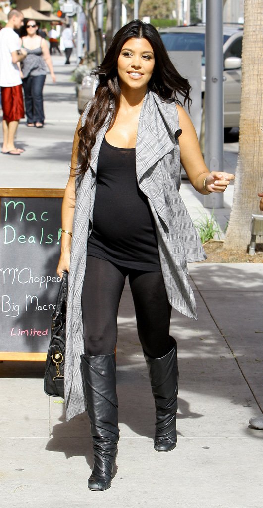 kourtney-kardashian-pregnancy-style-various-images-11302011-08-531x1024.jpg